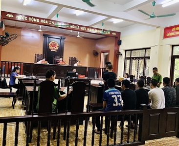 Viện KSND huyện Gia Lâm phối hợp với TAND cùng cấp tổ chức phiên tòa rút...